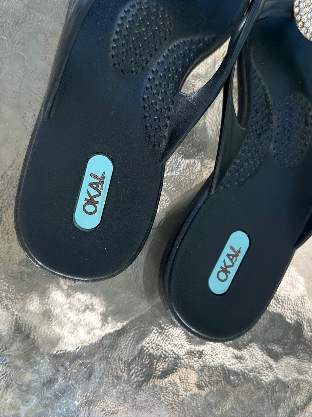 OKAbee Lucky Flip Flops - Picture 3 of 10